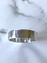 Load image into Gallery viewer, Empowering silver ring with striped texture