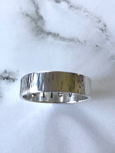 Load image into Gallery viewer, Empowering silver ring with striped texture
