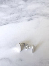 Load image into Gallery viewer, Silver heart earrings
